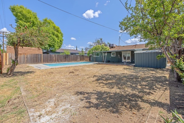 955 W San Gabriel Ave, Clovis, CA 93612 - fenced backyard featuring a patio area