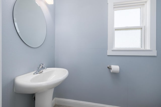 8741 E Los Altos Ave, Clovis, CA 93619 - bathroom with baseboards