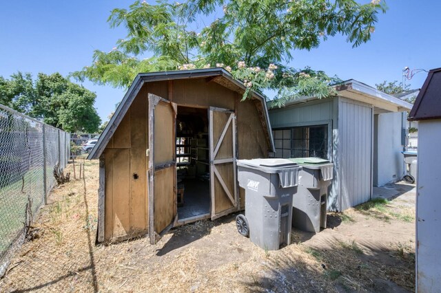 3722 N Hammel Way, Fresno, CA 93727 - view of shed