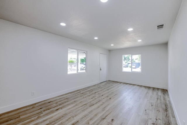 3722 N Hammel Way, Fresno, CA 93727 - unfurnished room featuring recessed lighting, light wood-type flooring, and baseboards