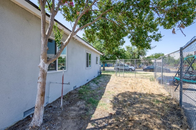 3722 N Hammel Way, Fresno, CA 93727 - view of yard with a gate