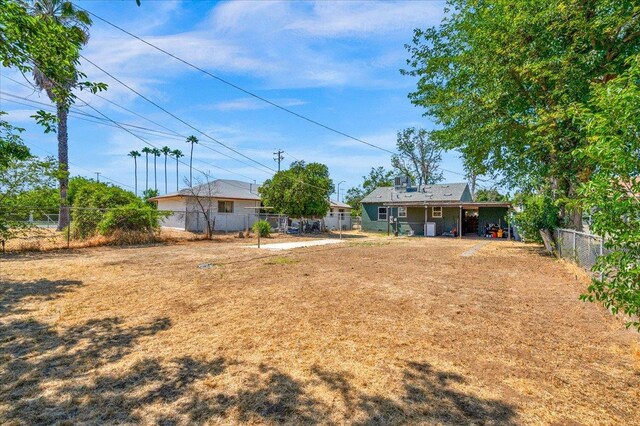 435 W Valencia Ave, Fresno, CA 93706 - photo 28