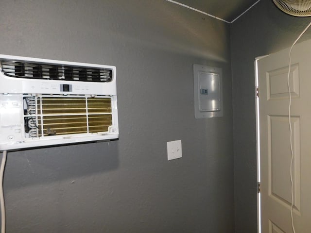 5875 E Pitt Ave, Fresno, CA 93727 - detailed view of electric panel