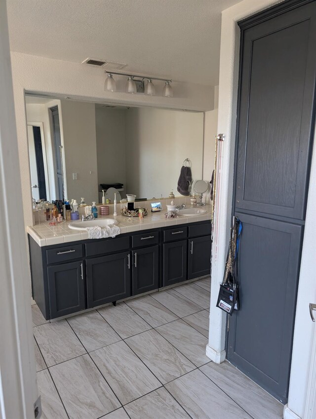 6672 E Simpson Ave, Fresno, CA 93727 - photo 8