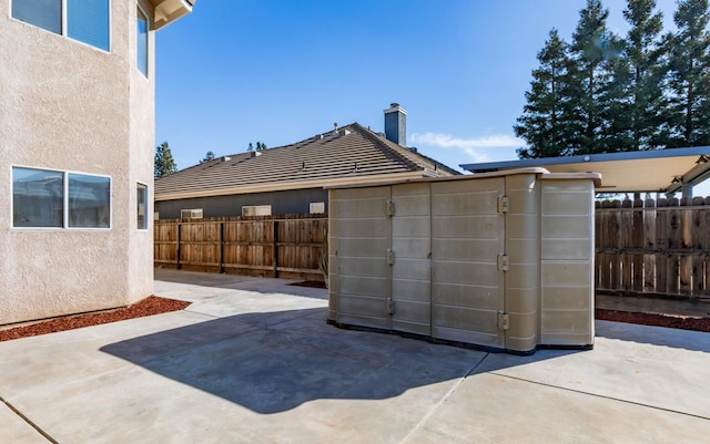 697 E Omaha Ave, Fresno, CA 93720 - view of patio / terrace