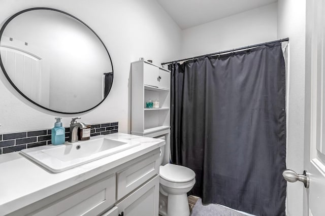 22375 Fairmead Cir, Chowchilla, CA 93610 - full bath with vanity, decorative backsplash, and a shower with curtain