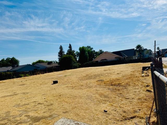 4569 W Michigan Ave, Fresno, CA 93722