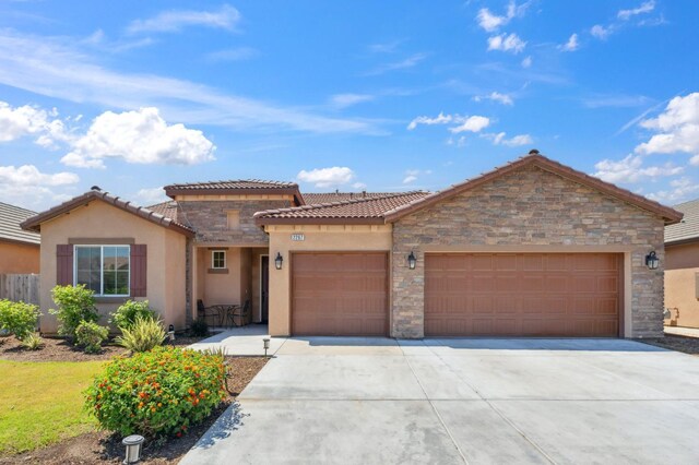 2267 Muscat Pl, Hanford, CA 93230 - photo 3