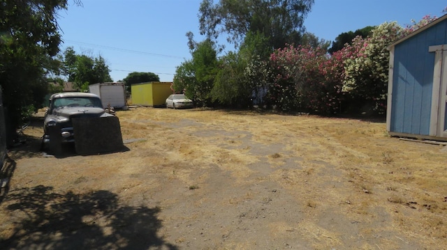 1625 N Woodson Ave, Fresno, CA 93705 - view of yard