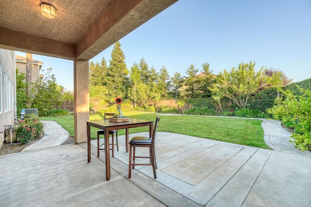 3202 Everglade Ave, Clovis, CA 93619 - fenced backyard with a patio area and outdoor dining area