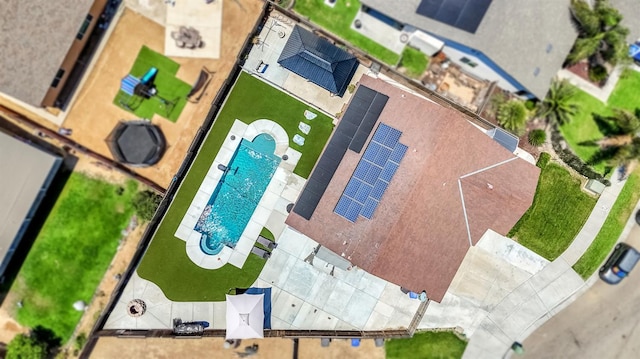 976 Daisy Ct, Dinuba, CA 93618 - view from above of property featuring a pool