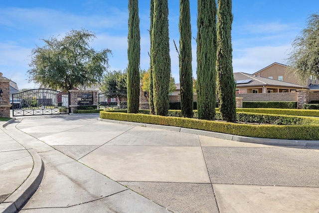 1879 N Whitehorse Ln, Clovis, CA 93619
