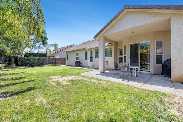 2549 Whiteash Ave, Clovis, CA 93619 - view of yard featuring a patio area