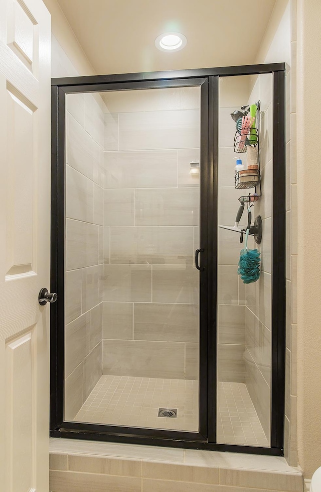 2047 Menlo Ave, Clovis, CA 93611 - full bathroom featuring a stall shower and recessed lighting