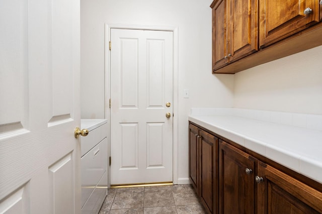 10643 N Tea Party Ln, Fresno, CA 93730 - washroom featuring cabinet space