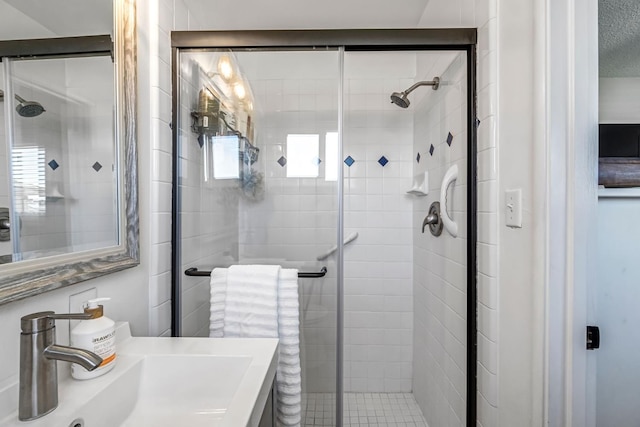 42 W Rall Ave, Clovis, CA 93612 - bathroom featuring a stall shower