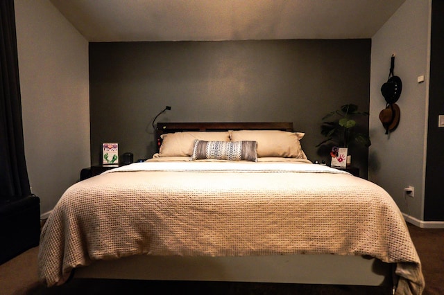 10080 N Dearing Ave, Fresno, CA 93730 - carpeted bedroom featuring baseboards