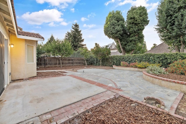 2540 E Seeger Ave, Visalia, CA 93292 - fenced backyard featuring a patio area