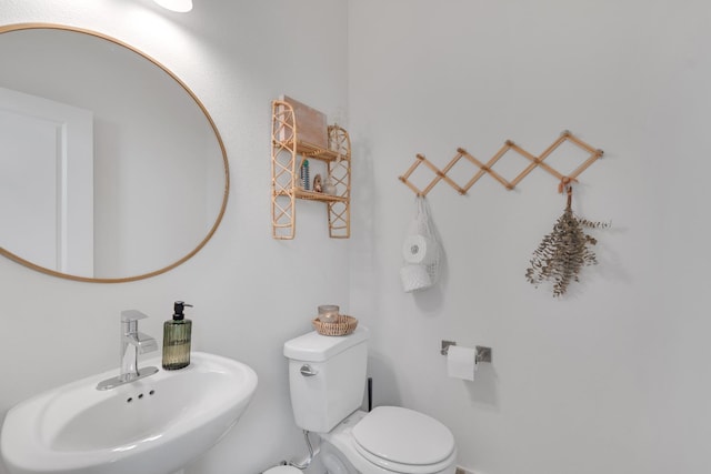 1961 Oak Ln, Clovis, CA 93611 - bathroom with a sink and toilet