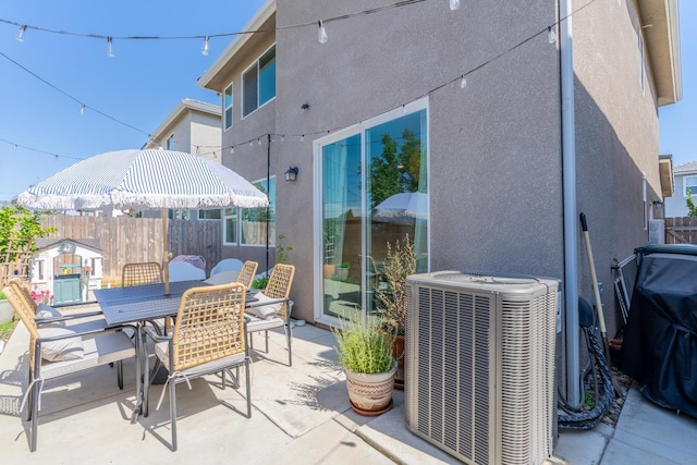 1961 Oak Ln, Clovis, CA 93611 - view of patio featuring outdoor dining area and grilling area