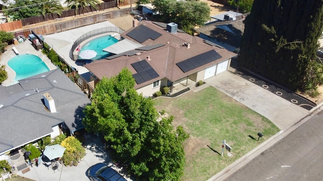 521 Williams Ave, Madera, CA 93637 - view from above of property with a pool
