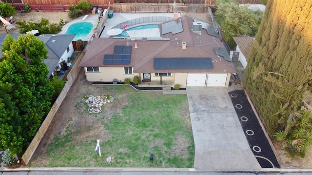 521 Williams Ave, Madera, CA 93637 - view of subject property featuring a pool area