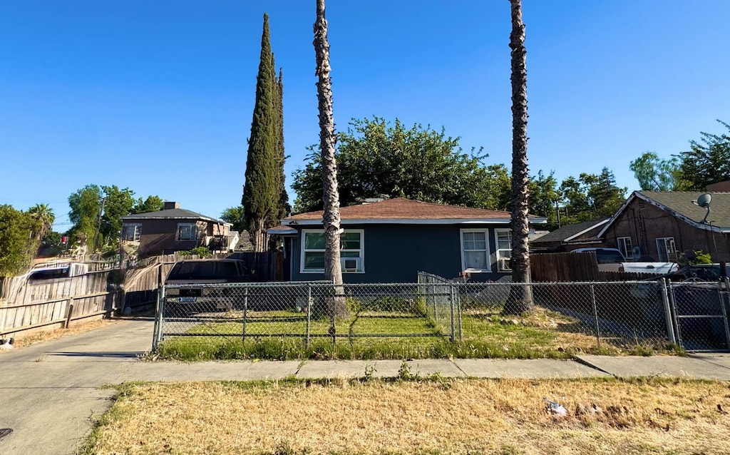 1608 E Yale Ave, Fresno, CA 93704 - view of front of home