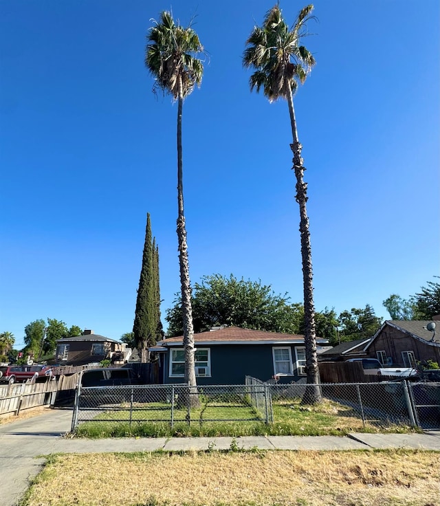 1608 E Yale Ave, Fresno, CA 93704 - view of front of house
