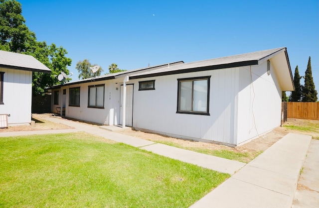 942 W 7th St, Hanford, CA 93230 - photo 16
