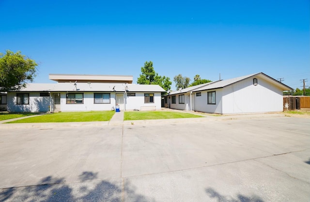 942 W 7th St, Hanford, CA 93230 - photo 14