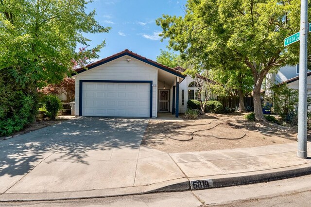 5819 W Sample Ave, Fresno, CA 93722 - photo 3