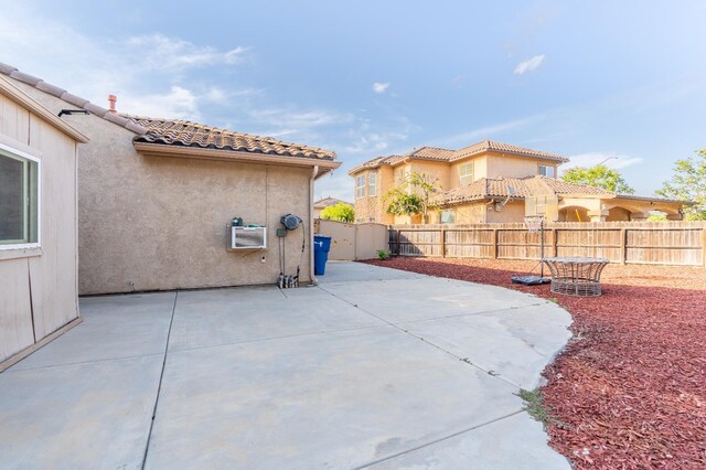 3017 W Oleander Ave, Fresno, CA 93706 - fenced backyard with a patio