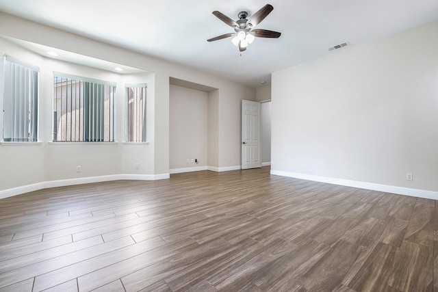 1552 N Gateway Ave, Clovis, CA 93619 - spare room featuring ceiling fan, wood finished floors, and recessed lighting