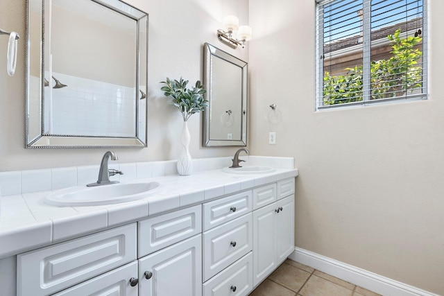 1552 N Gateway Ave, Clovis, CA 93619 - full bath featuring double vanity and tile patterned floors