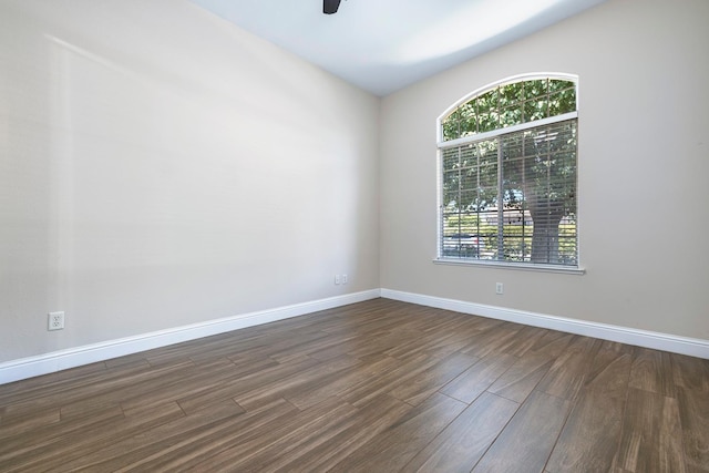 1552 N Gateway Ave, Clovis, CA 93619 - spare room featuring dark wood-style floors and a ceiling fan