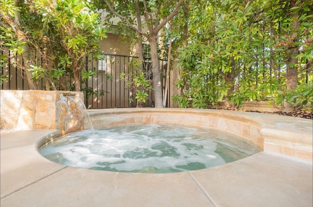 1682 N Dutch Ave, Clovis, CA 93619 - view of swimming pool featuring an in-ground hot tub