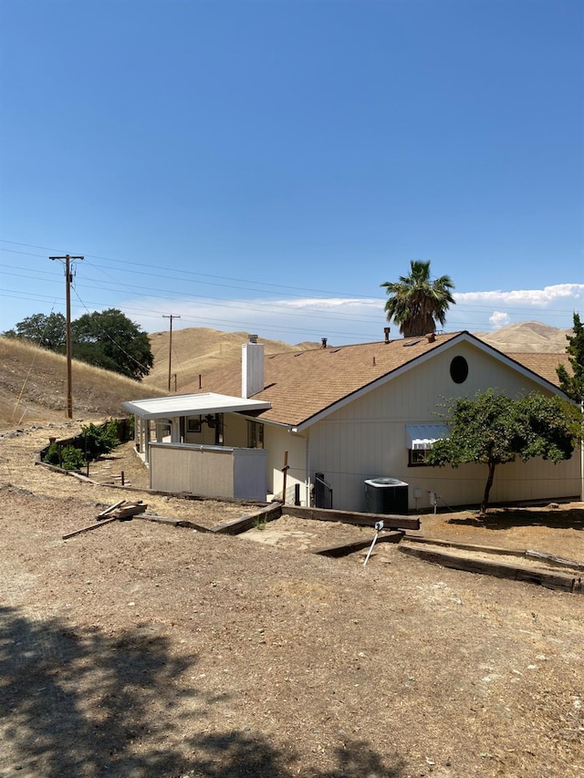 5288 N Piedra Rd N, Sanger, CA 93657 - back of property featuring a chimney