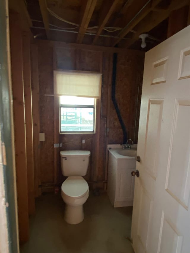 5288 N Piedra Rd N, Sanger, CA 93657 - bathroom with vanity and toilet
