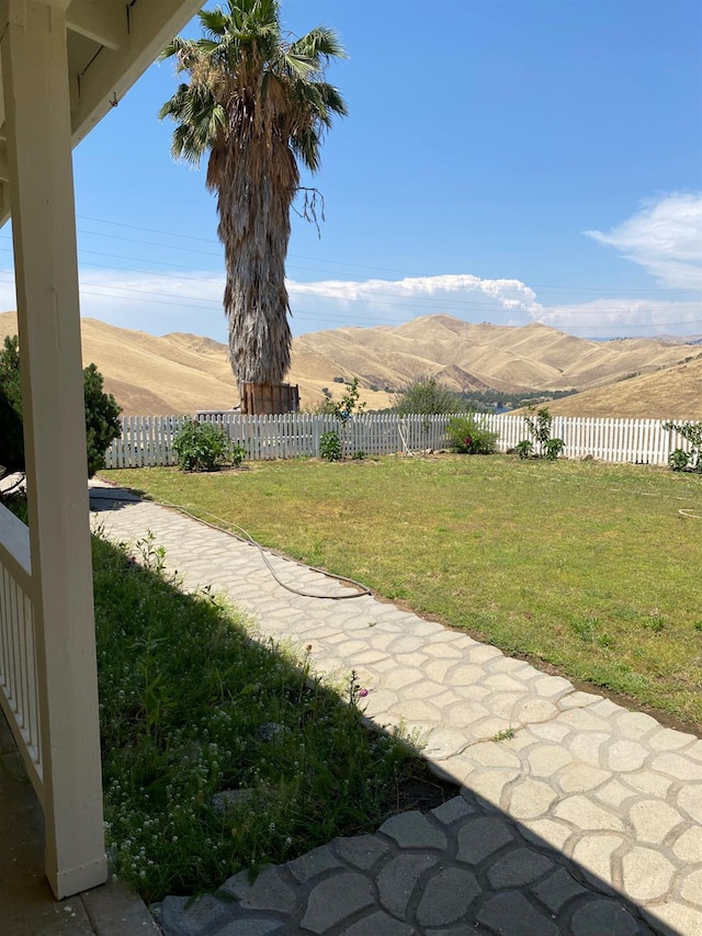 5288 N Piedra Rd N, Sanger, CA 93657 - fenced backyard with a mountain view