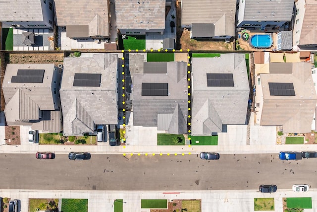 4146 Dennis Ave, Clovis, CA 93619 - aerial view of property's location with property parcel outlined and a pool area