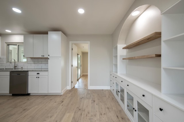 4342 E Buckingham Way, Fresno, CA 93726 - kitchen featuring dishwasher, open shelves, decorative backsplash, light wood-style flooring, and recessed lighting