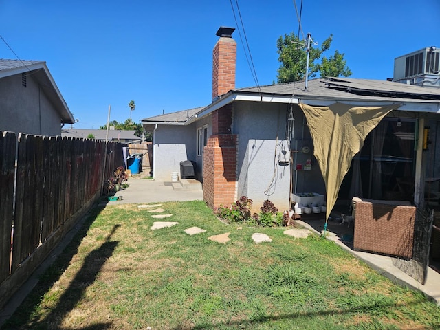 432 Brimmer Rd, Merced, CA 95341 - view of yard with a patio