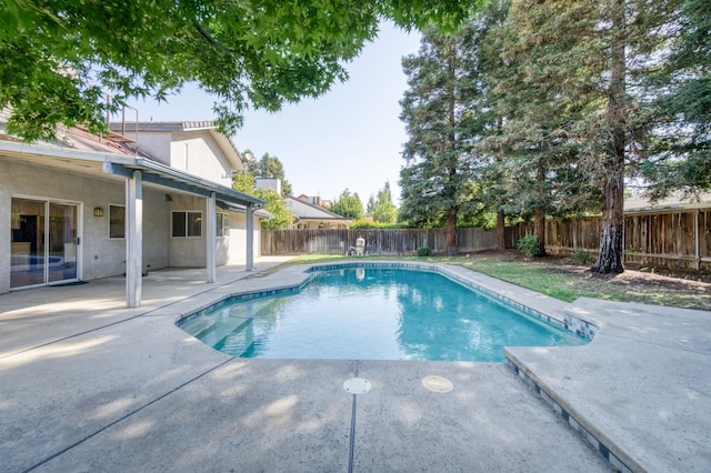 9340 N Jackson Ave, Fresno, CA 93720 - view of swimming pool with a patio area and a fenced backyard