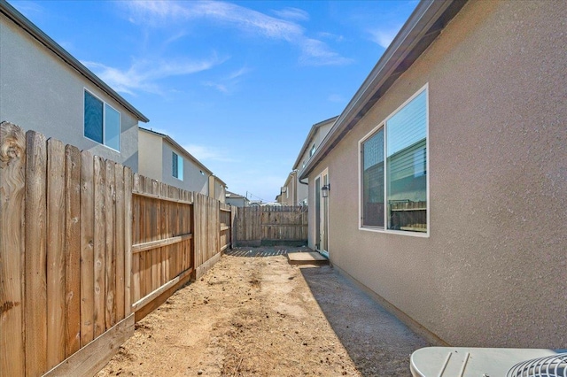 6105 W Richert Ave, Fresno, CA 93723 - view of yard
