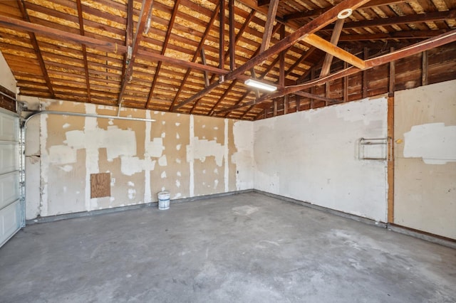 4752 E Kerckhoff Ave, Fresno, CA 93702 - view of garage