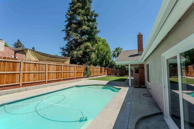 2540 Burgan Ave, Clovis, CA 93611 - view of pool with a fenced backyard and a patio