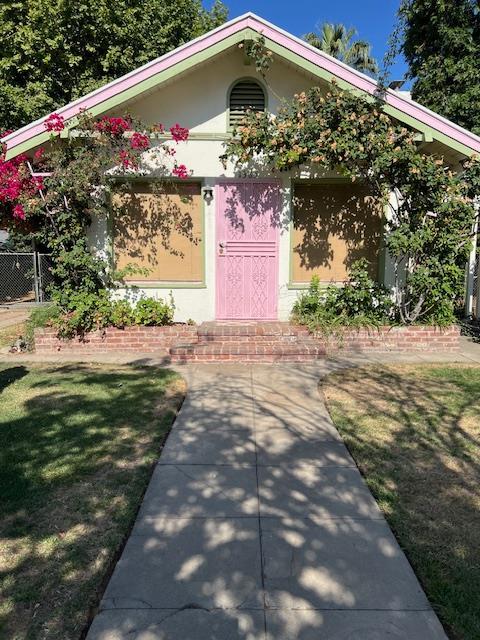 1385 N Harrison, Fresno, CA 93704 - view of front of property featuring stucco siding