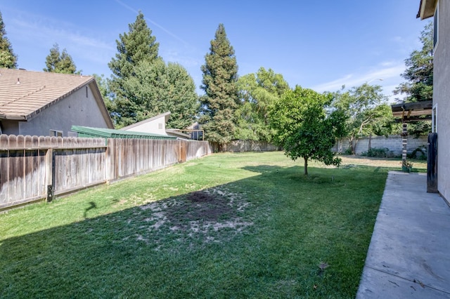 7718 N Constance Ave, Fresno, CA 93722 - view of fenced backyard