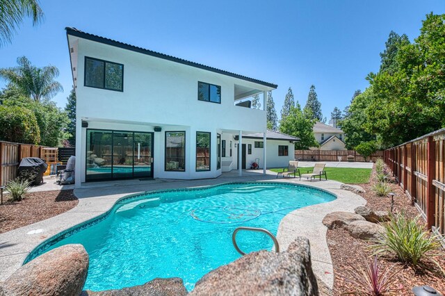 1292 E Valley Forge Dr, Fresno, CA 93720 - view of pool with a fenced backyard and a patio area