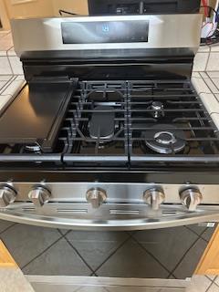 220 S Double Tree Way, Madera, CA 93637 - kitchen view of gas stove